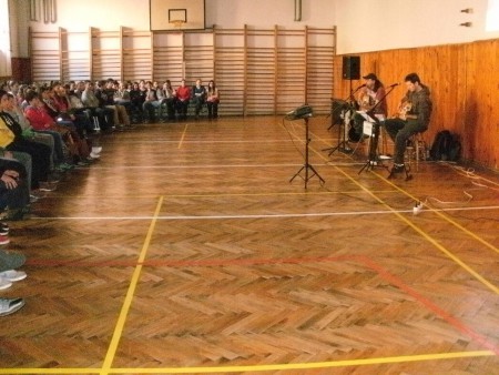 Na našej škole sa organizujú rôzna výchovné koncerty.